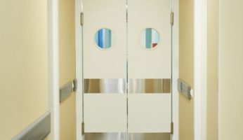 Porte automatique battante