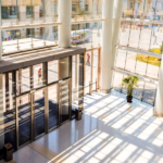 Porte automatique battante